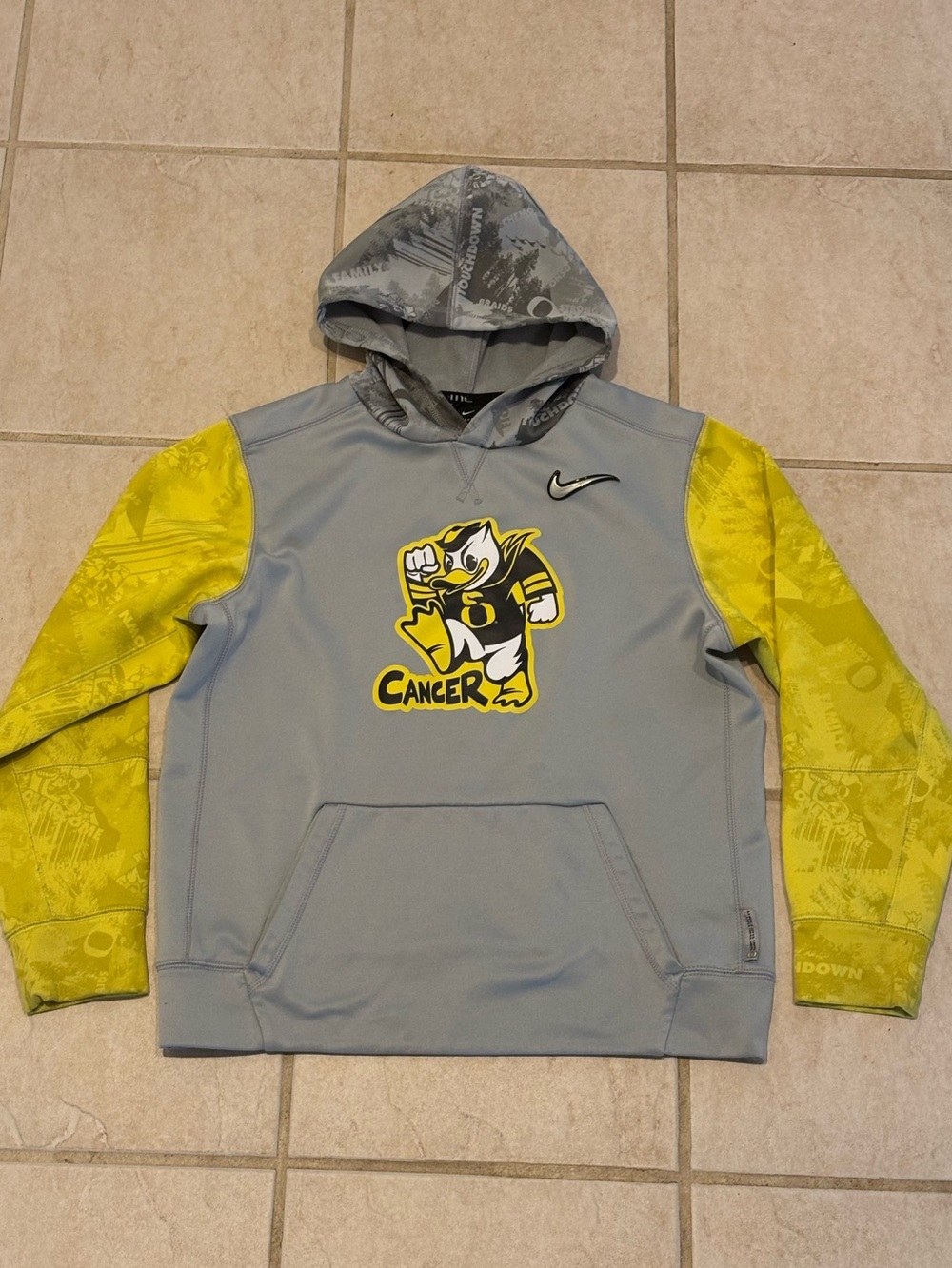 NIKE Oregon Ducks "Stomp Out Cancer" XL Youth Hoodie